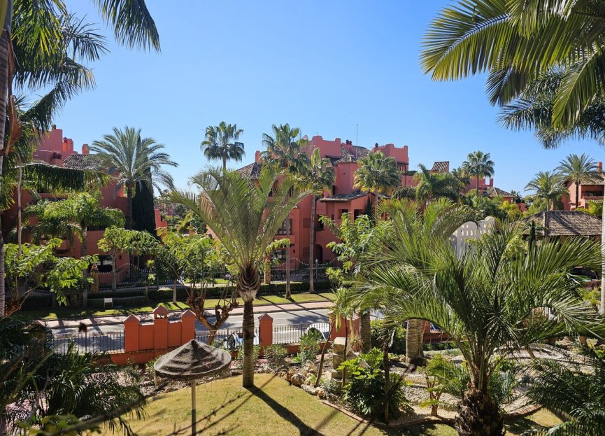 Resale - Apartment - Middle Floor Apartment - Estepona - New Golden Mile