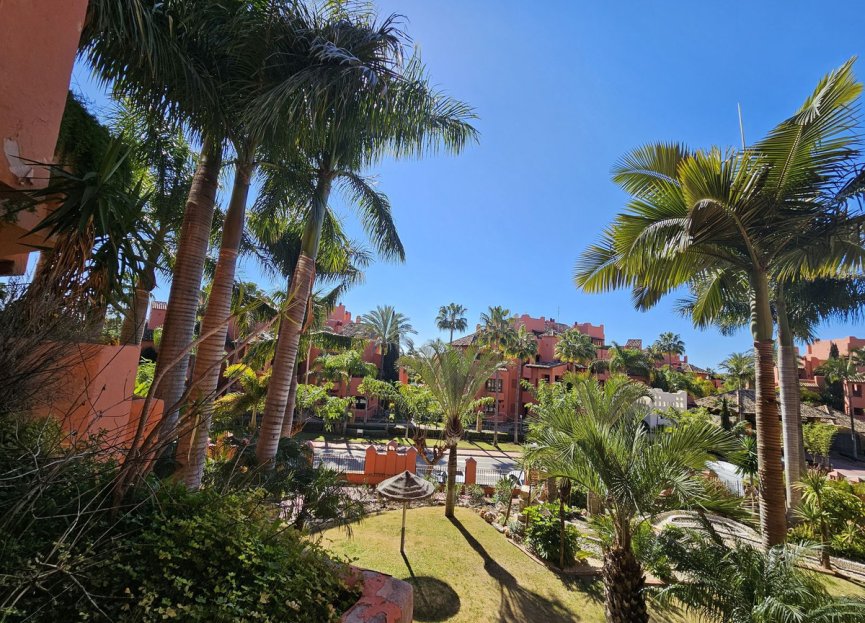 Resale - Apartment - Middle Floor Apartment - Estepona - New Golden Mile