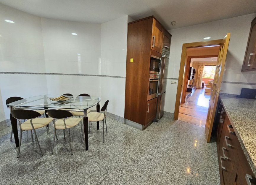 Resale - Apartment - Middle Floor Apartment - Estepona - New Golden Mile