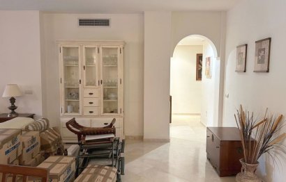 Resale - Apartment - Middle Floor Apartment - Marbella - Marbella Centro