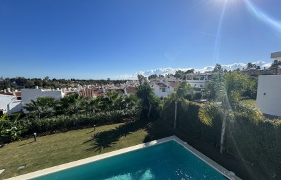 Resale - House - Detached Villa - Estepona - Atalaya