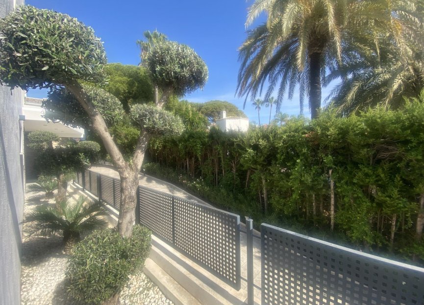 Resale - House - Detached Villa - Estepona - Atalaya