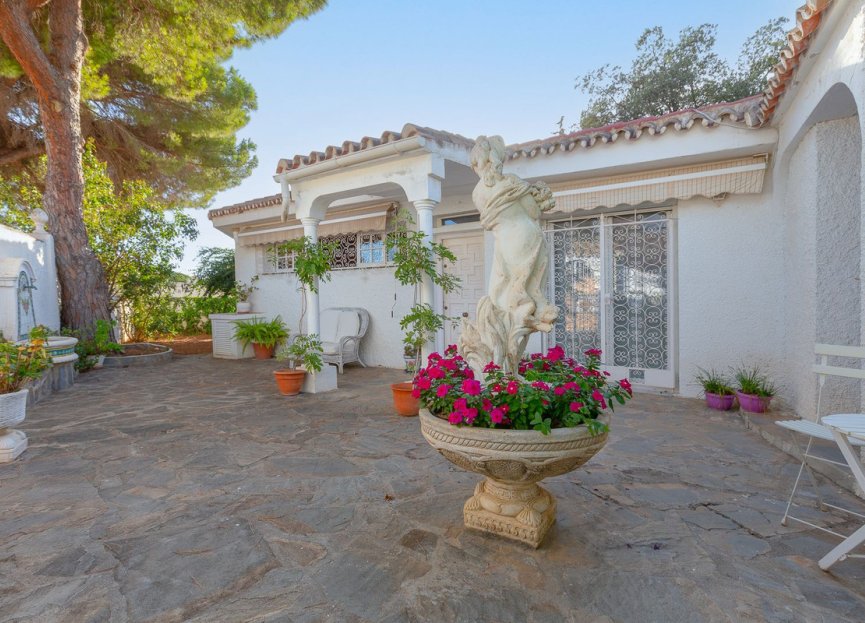 Resale - House - Detached Villa - Marbella - El Rosario