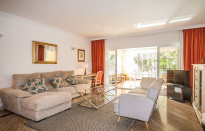 Resale - Apartment - Middle Floor Apartment - Marbella - Elviria