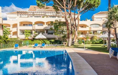 Resale - Apartment - Middle Floor Apartment - Marbella - Elviria