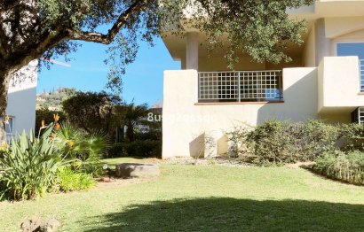 Resale - Apartment - Middle Floor Apartment - Marbella - Elviria