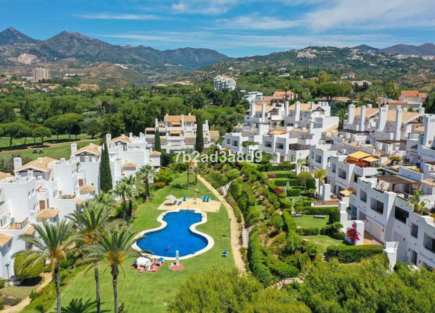 Resale - Apartment - Middle Floor Apartment - Marbella - Los Monteros