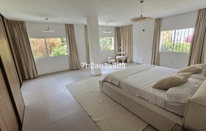 Resale - House - Detached Villa - Marbella - Elviria