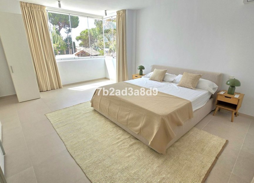 Resale - House - Detached Villa - Marbella - Elviria