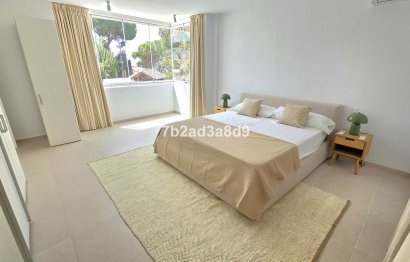 Resale - House - Detached Villa - Marbella - Elviria