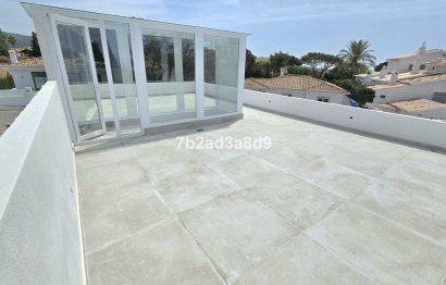 Resale - House - Detached Villa - Marbella - Elviria