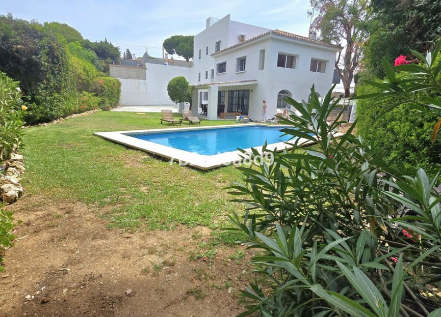 Resale - House - Detached Villa - Marbella - Elviria