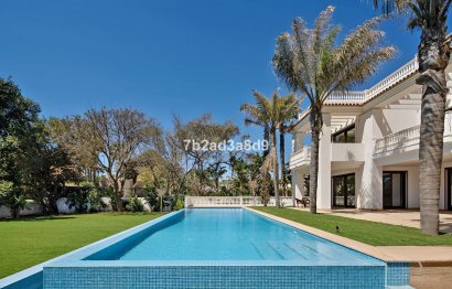 Resale - House - Detached Villa - Marbella - Guadalmina Baja