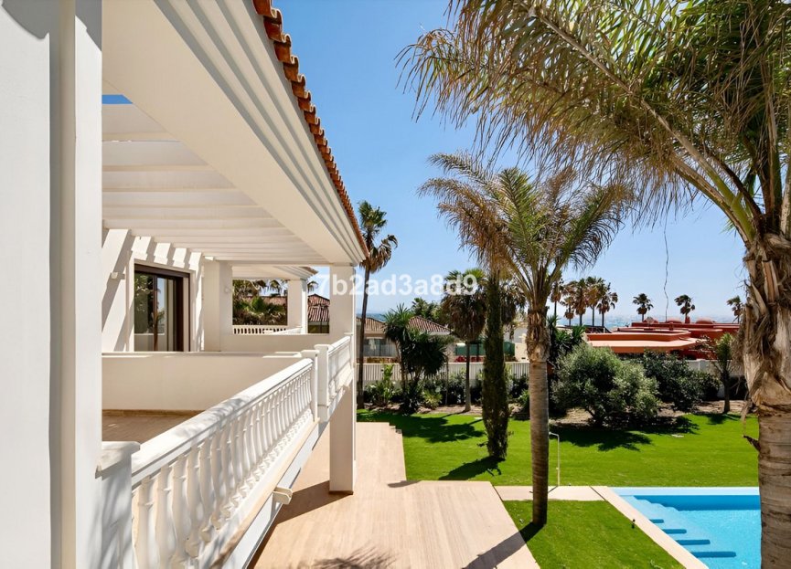 Resale - House - Detached Villa - Marbella - Guadalmina Baja