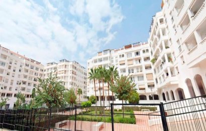 Resale - Apartment - Middle Floor Apartment - Marbella - Nueva Andalucia