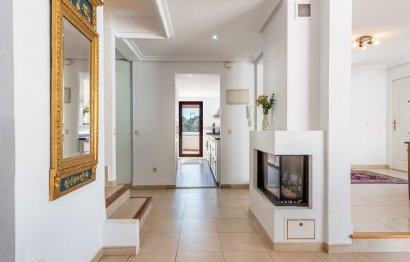 Resale - Apartment - Penthouse - Marbella - Nueva Andalucia