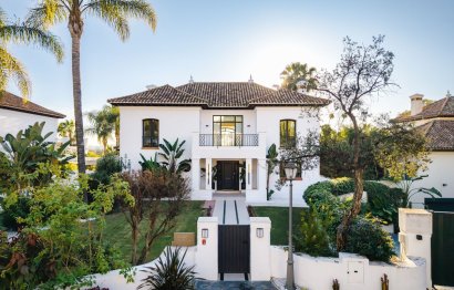 Resale - House - Detached Villa - Marbella - Nueva Andalucia