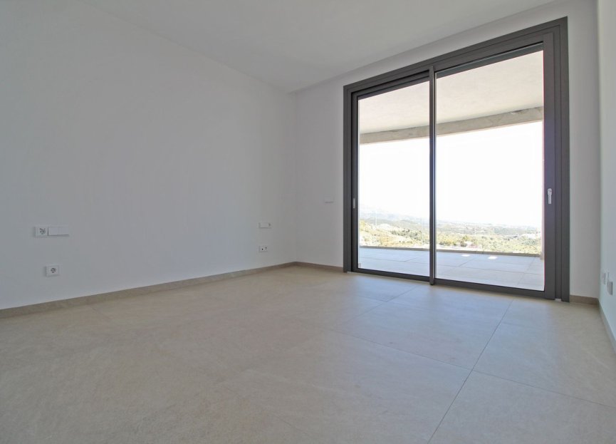 Resale - Apartment - Middle Floor Apartment - Benahavís - La Quinta