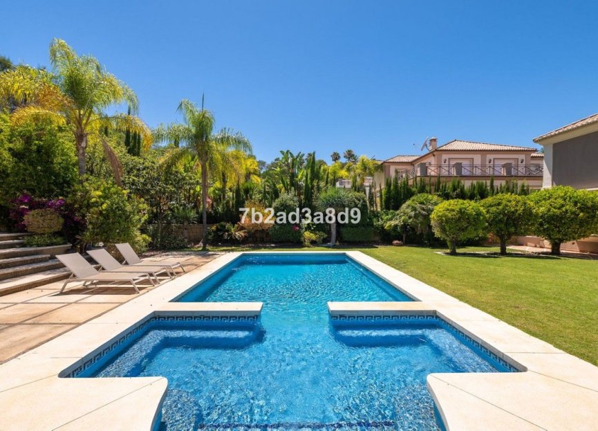 Resale - House - Detached Villa - Marbella - Nueva Andalucia