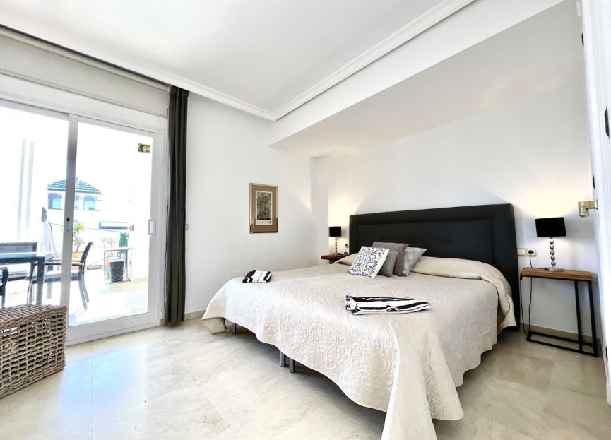 Resale - Apartment - Penthouse - Estepona - Estepona Centro