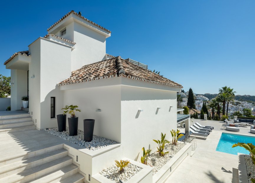 Resale - House - Detached Villa - Marbella - Nueva Andalucia