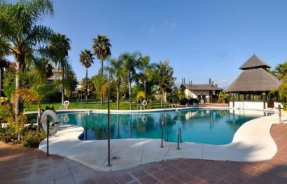 Resale - Apartment - Middle Floor Apartment - Estepona - Estepona Centro