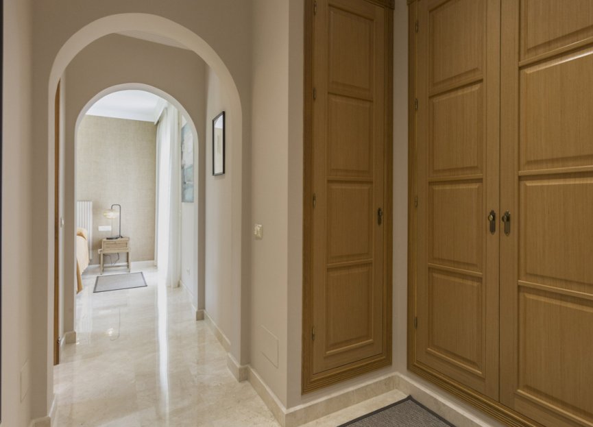 Resale - House - Detached Villa - Benahavís - El Madroñal