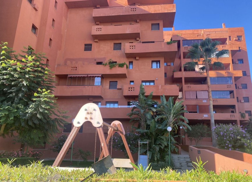 Resale - Apartment - Middle Floor Apartment - Estepona - Estepona Centro