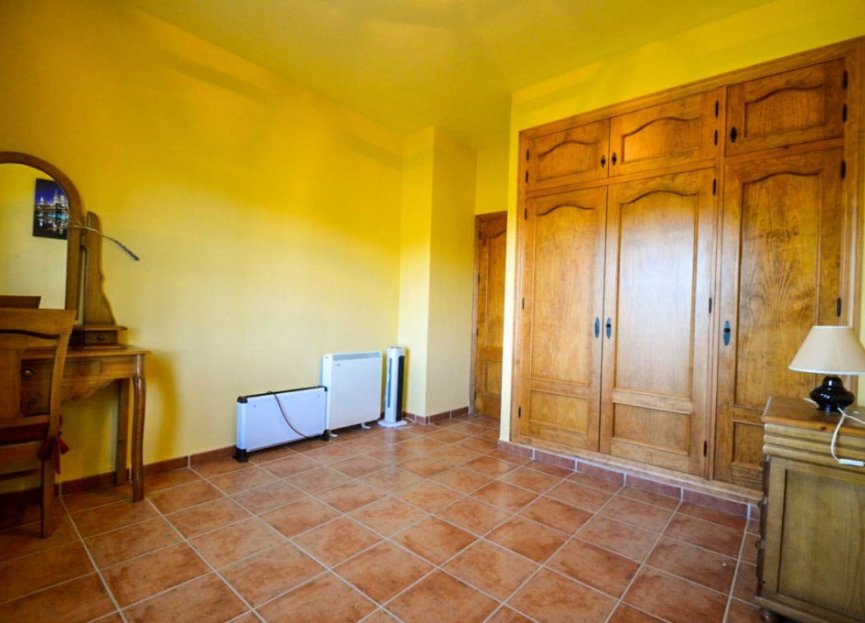 Resale - House - Coín