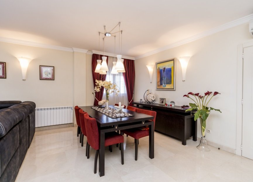 Resale - Apartment - Marbella