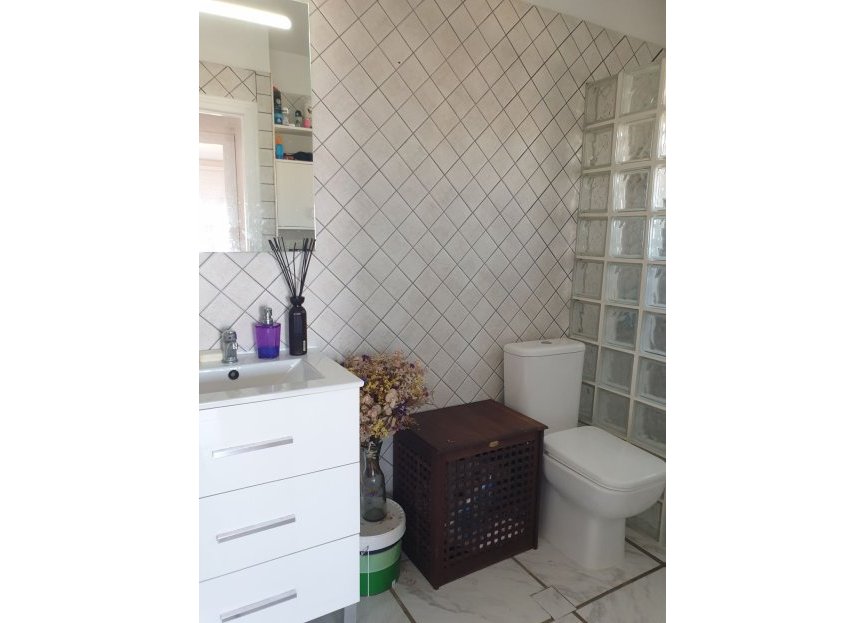 Resale - Apartment - Middle Floor Apartment - Benalmádena - Benalmadena Centro