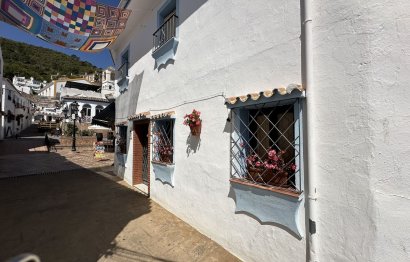 Reventa - House - Semi-Detached House - Benahavís - Benahavís Centro