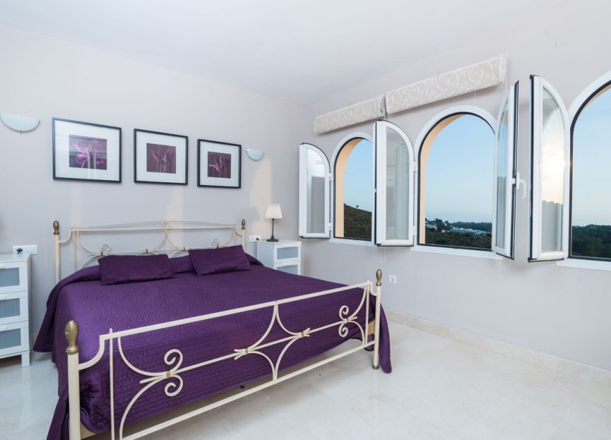 Resale - Apartment - Elviria