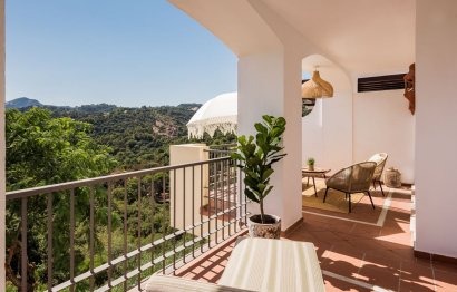 Resale - Apartment - Middle Floor Apartment - Benahavís - Los Arqueros