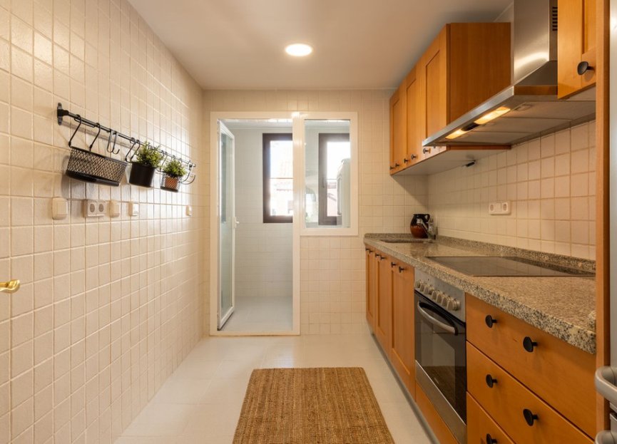 Resale - Apartment - Middle Floor Apartment - Benahavís - Los Arqueros