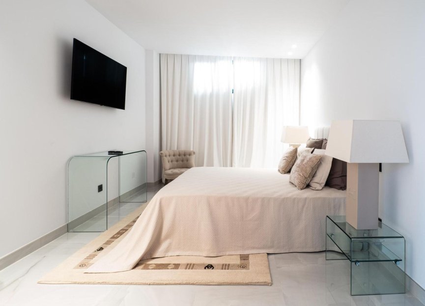 Resale - House - Detached Villa - Manilva - Manilva Centro