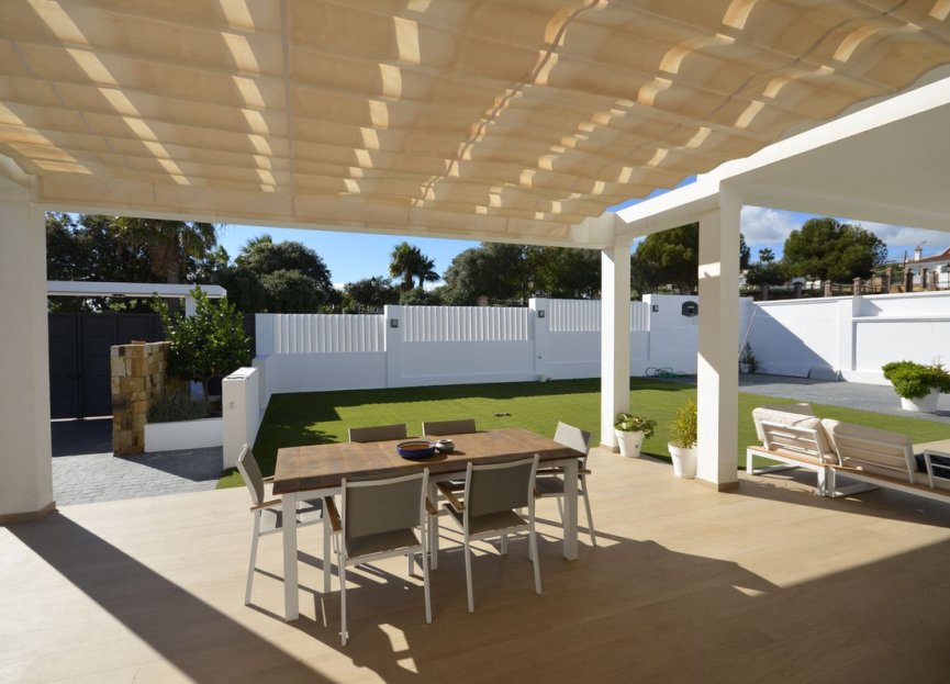 Resale - House - Detached Villa - Manilva - Manilva Centro