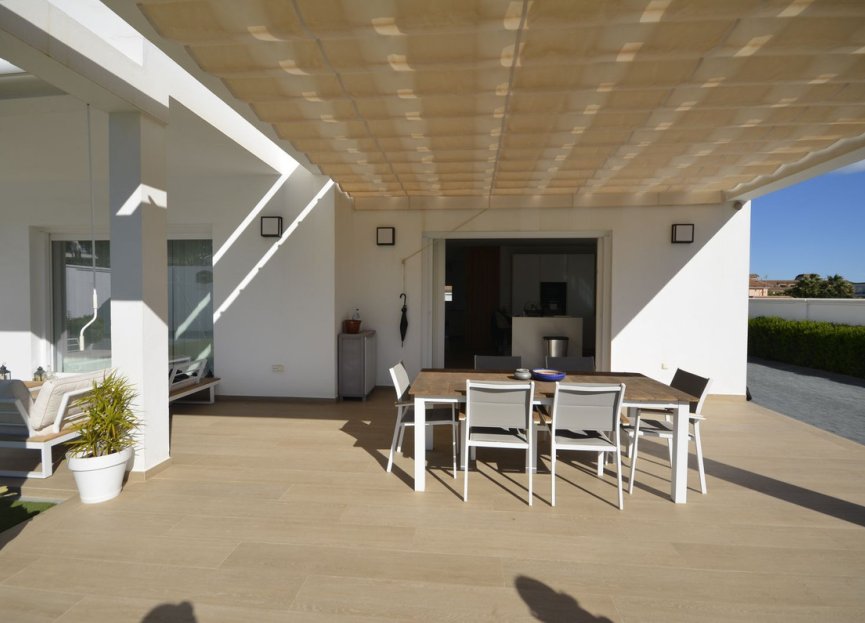 Resale - House - Detached Villa - Manilva - Manilva Centro