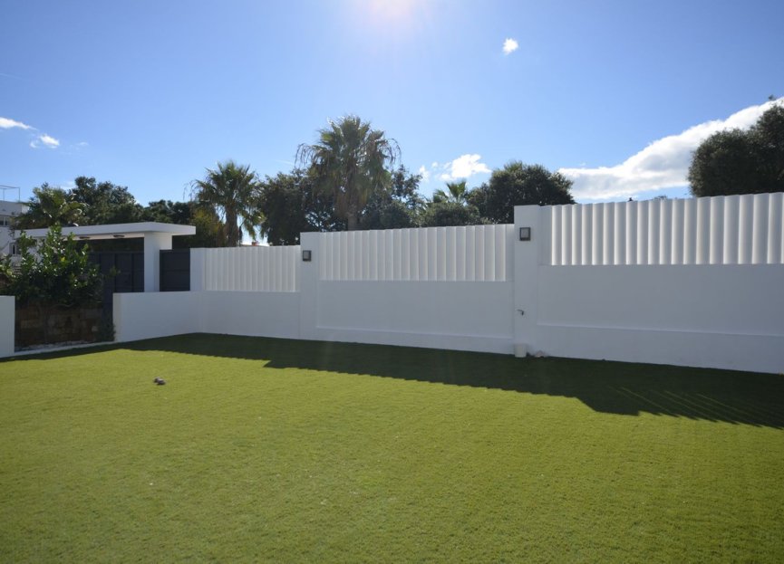 Resale - House - Detached Villa - Manilva - Manilva Centro