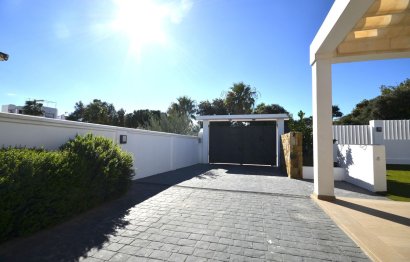 Resale - House - Detached Villa - Manilva - Manilva Centro