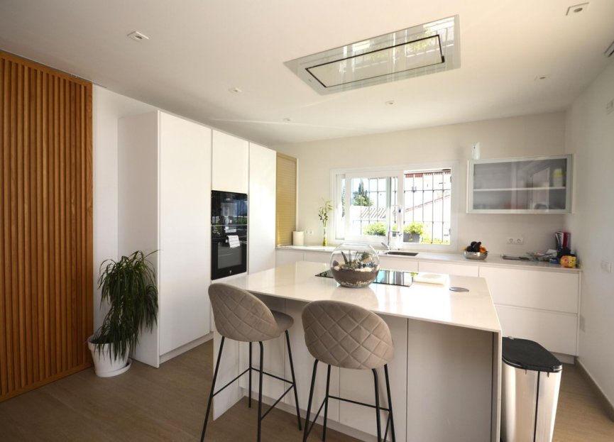 Resale - House - Detached Villa - Manilva - Manilva Centro