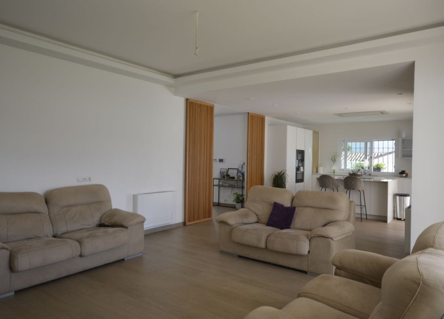 Resale - House - Detached Villa - Manilva - Manilva Centro