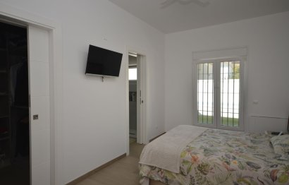 Resale - House - Detached Villa - Manilva - Manilva Centro