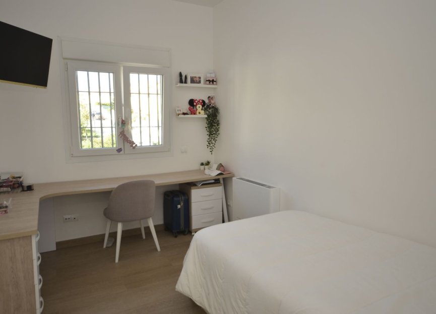 Resale - House - Detached Villa - Manilva - Manilva Centro