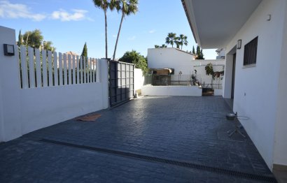 Resale - House - Detached Villa - Manilva - Manilva Centro