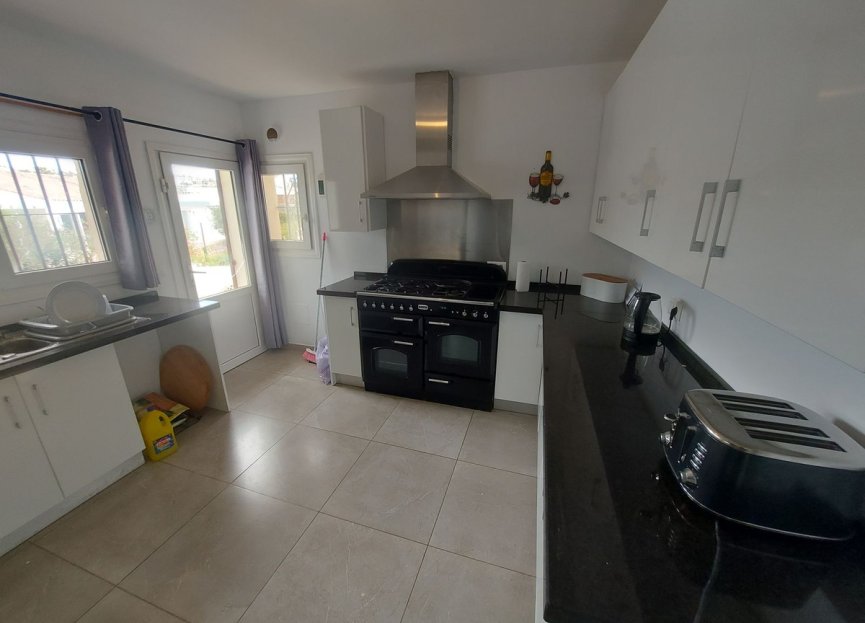 Resale - House - Detached Villa - Manilva - Manilva Centro