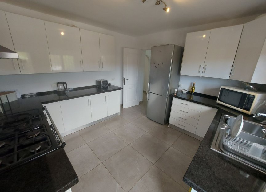 Resale - House - Detached Villa - Manilva - Manilva Centro