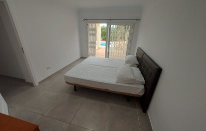 Resale - House - Detached Villa - Manilva - Manilva Centro