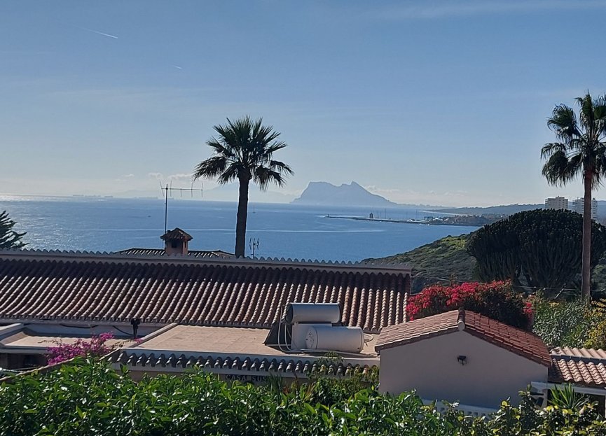 Resale - House - Detached Villa - Manilva - Manilva Centro