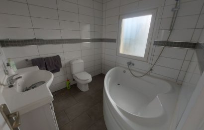 Resale - House - Detached Villa - Manilva - Manilva Centro